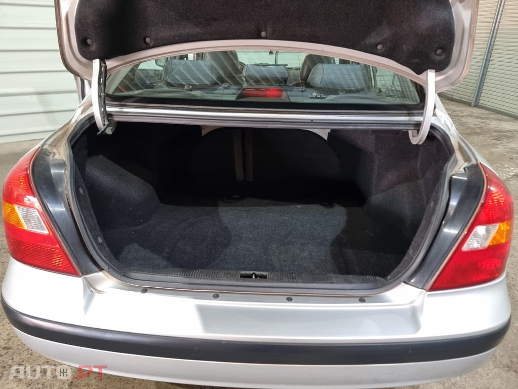 Hyundai Elantra 1.6 GLS