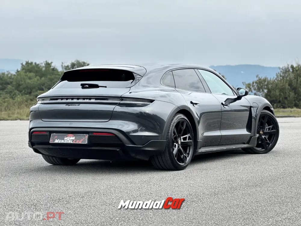 Porsche Taycan 4