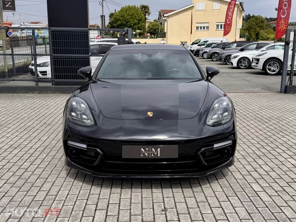 Porsche Panamera 4 E-Hybrid