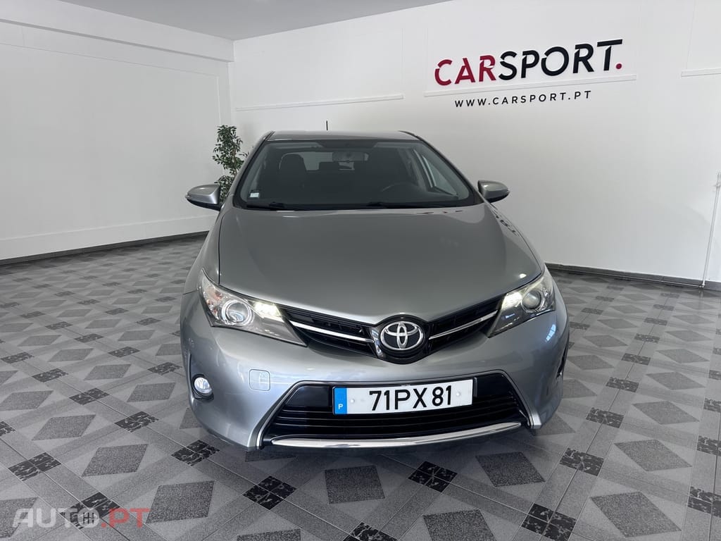 Toyota Auris 1.4 D-4D Com. +P.Sport+TSS