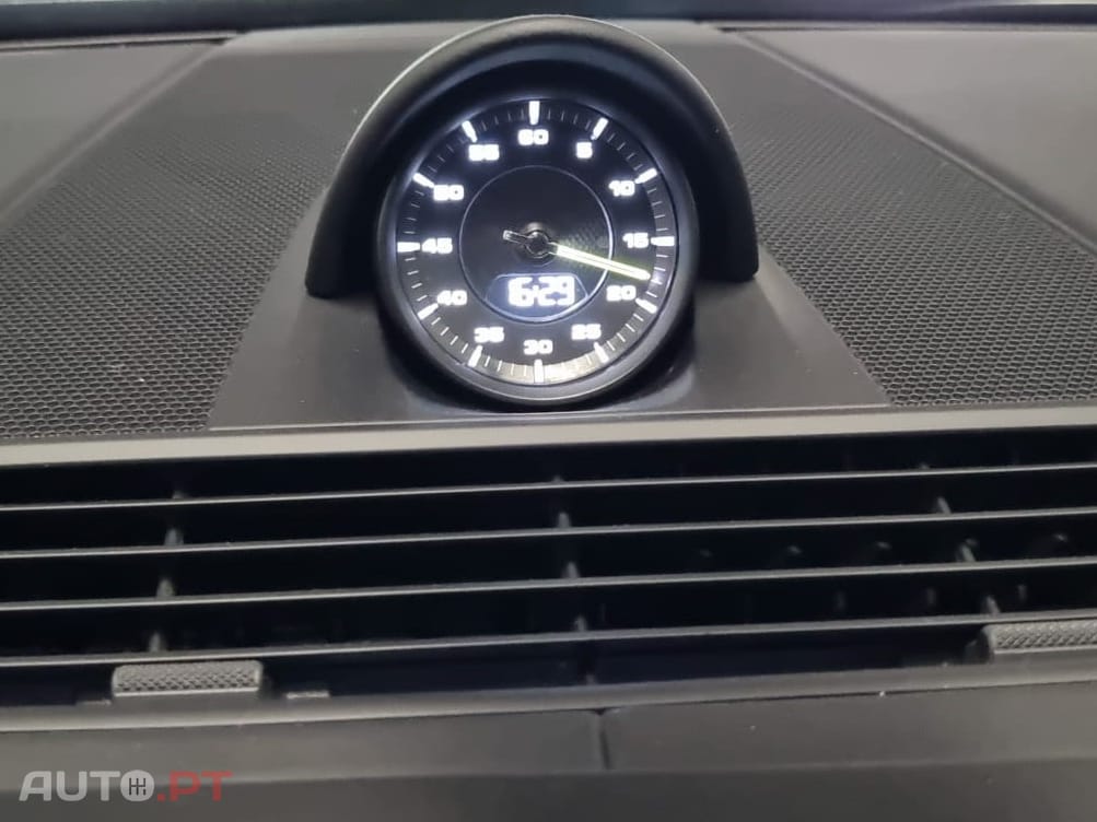 Porsche Panamera 4 E-Hybrid Platinum Edition