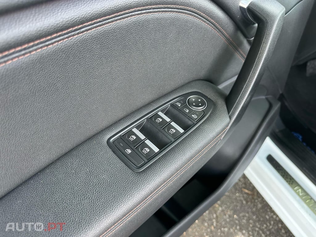 Renault Captur 1.6 E-Tech Plug-In Initiale Paris