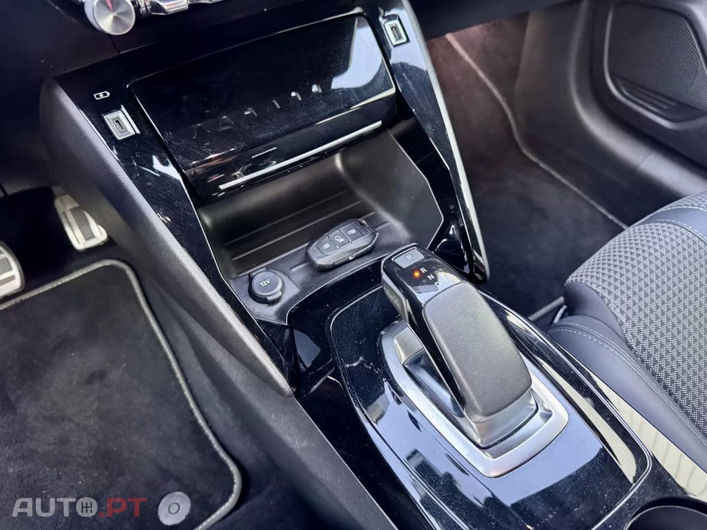 Peugeot E-208 50 kWh GT