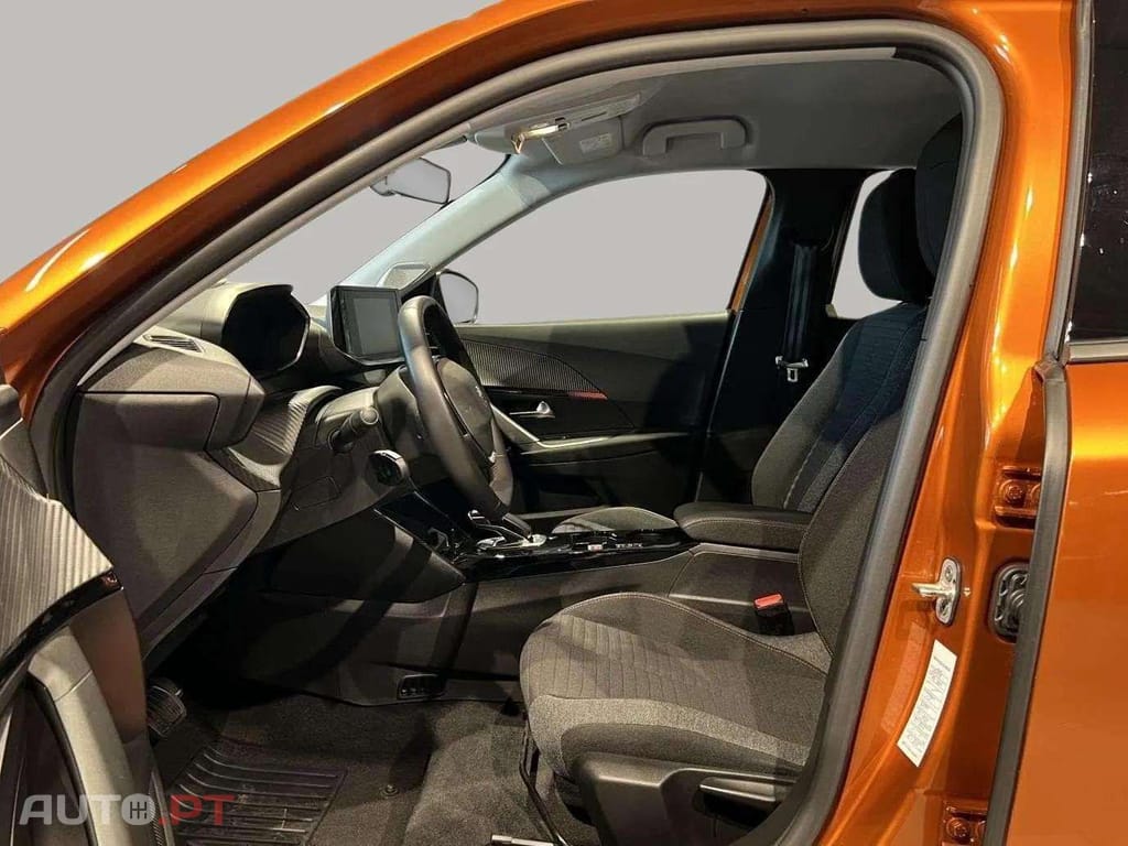 Peugeot E-2008 Active
