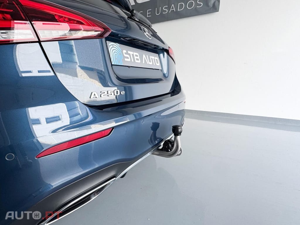 Mercedes-Benz A 250 e AMG Line