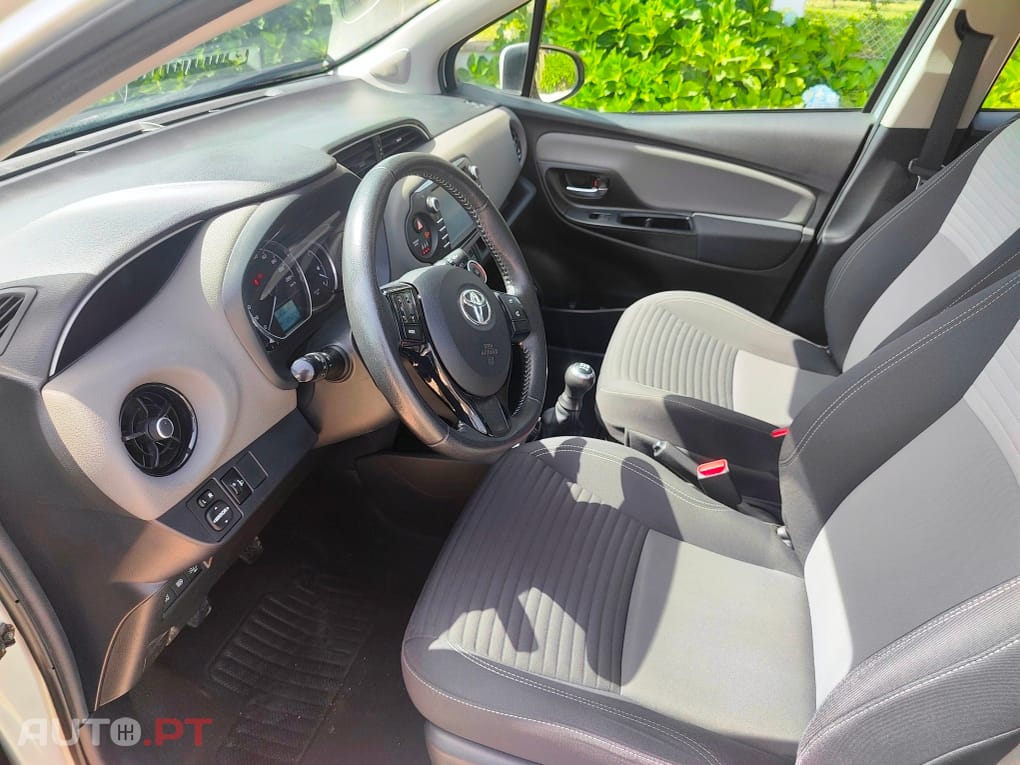 Toyota Yaris VVT-i 1.0Confort plus / 165€ mês