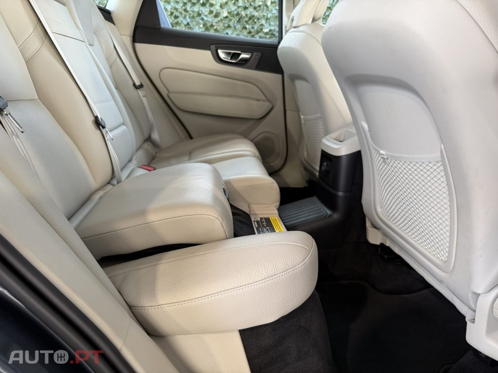 Volvo XC60 2.0 T6 PHEV Inscription Expression AWD