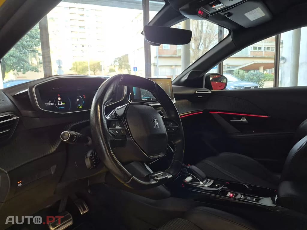 Peugeot E-208 50 kWh GT