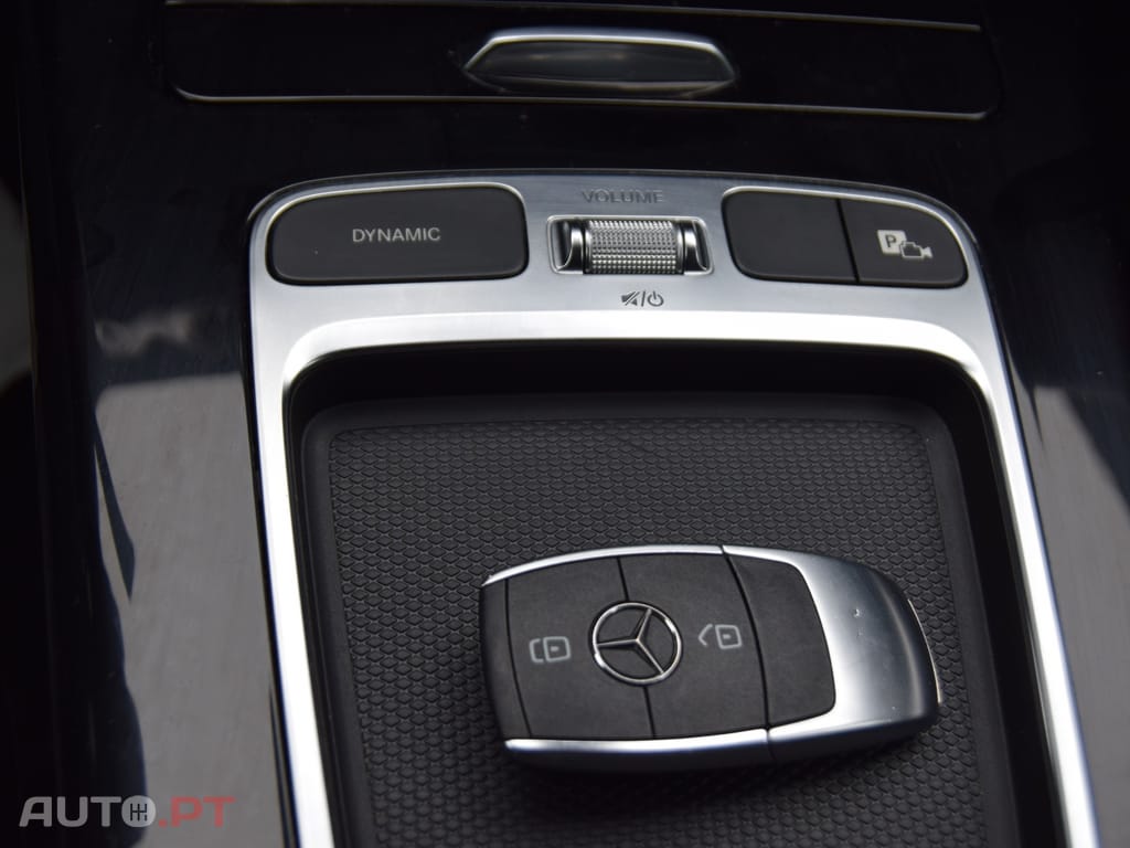 Mercedes-Benz A 250 e AMG Line