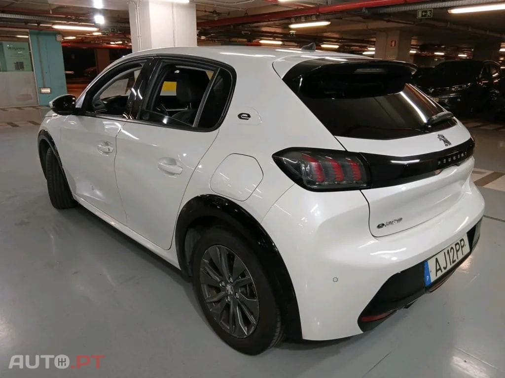Peugeot E-208 50 kWh Allure