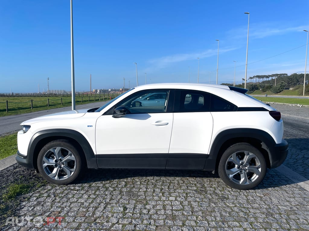 Mazda MX-30 e-SKYACTIV