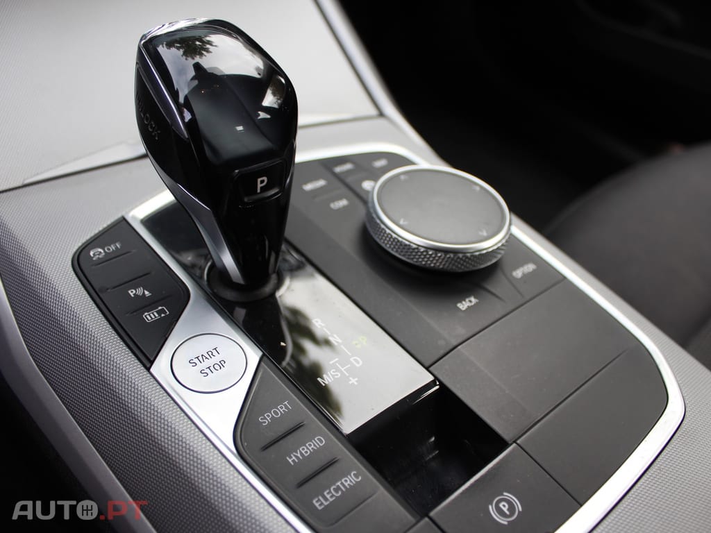 BMW 330 330e Hibrido Plug-In
