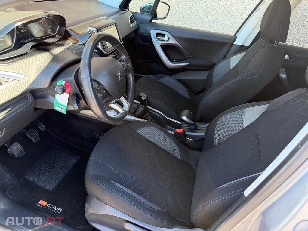Peugeot 2008 1.2 PureTech Style