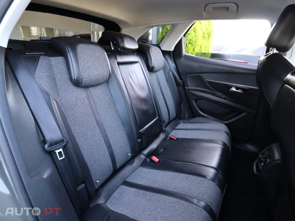 Peugeot 3008 1.6 BlueHDi Allure EAT6 J18