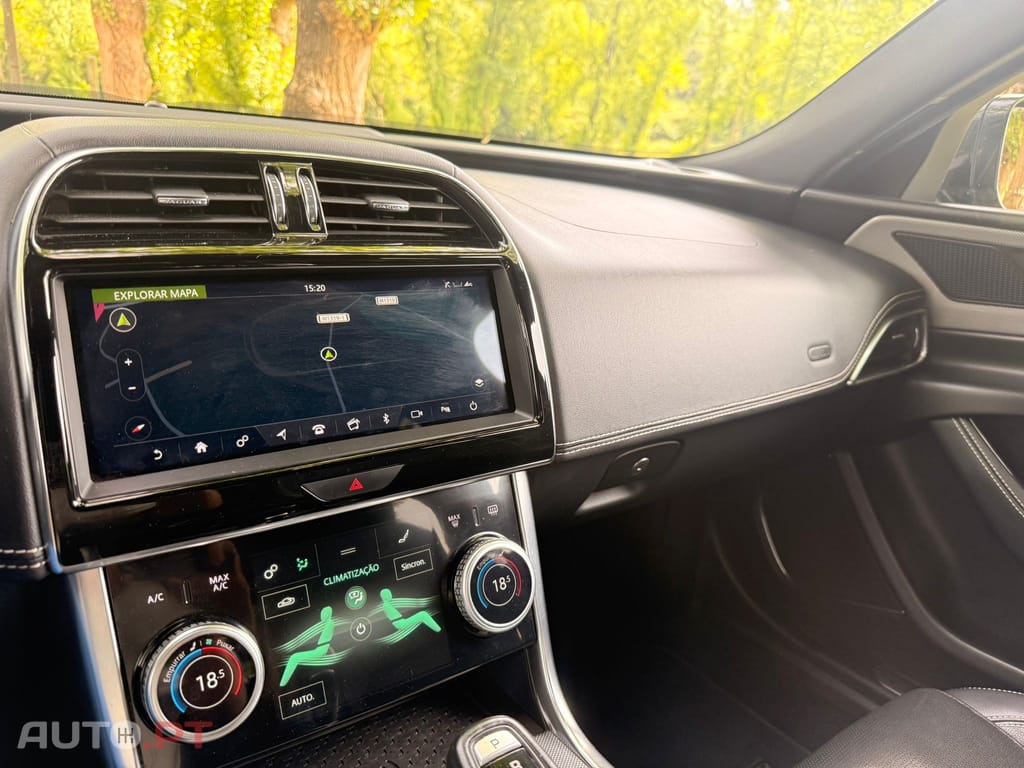 Jaguar XE 2.0 D R-Dynamic S