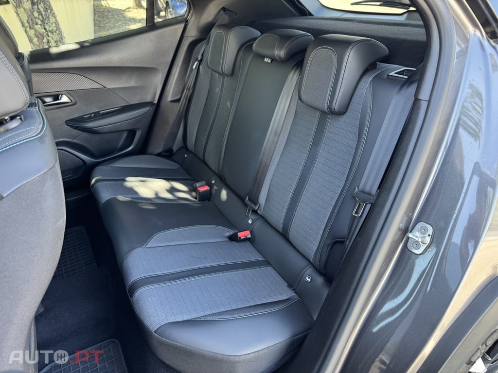 Peugeot 2008 PureTech 100 Allure