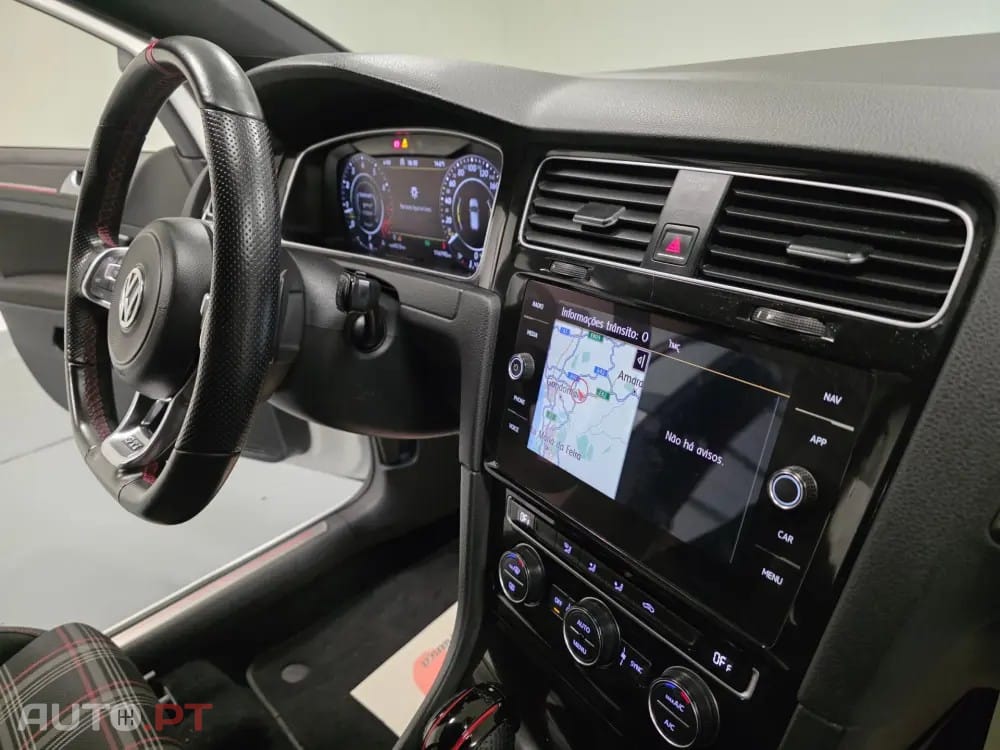 Volkswagen Golf 2.0 TSI GTI DSG Performance