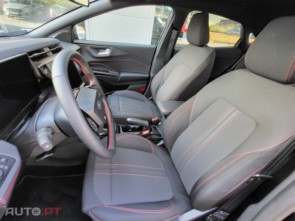 Ford Puma 1.0 EcoBoost mHEV ST-Line
