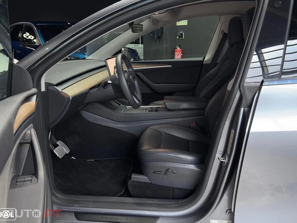 Tesla Model Y Performance Dual Motor AWD