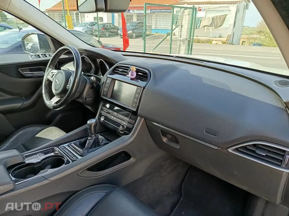 Jaguar F-Pace 2.0 i4D Prestige AWD