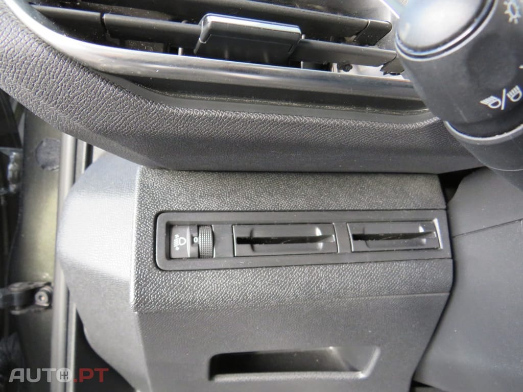 Peugeot 3008 1.5 BlueHDi Active