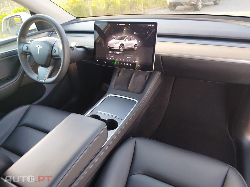 Tesla Model Y RWD