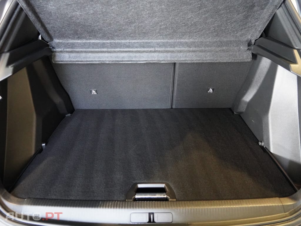 Peugeot 2008 1.2 PureTech Allure EAT8