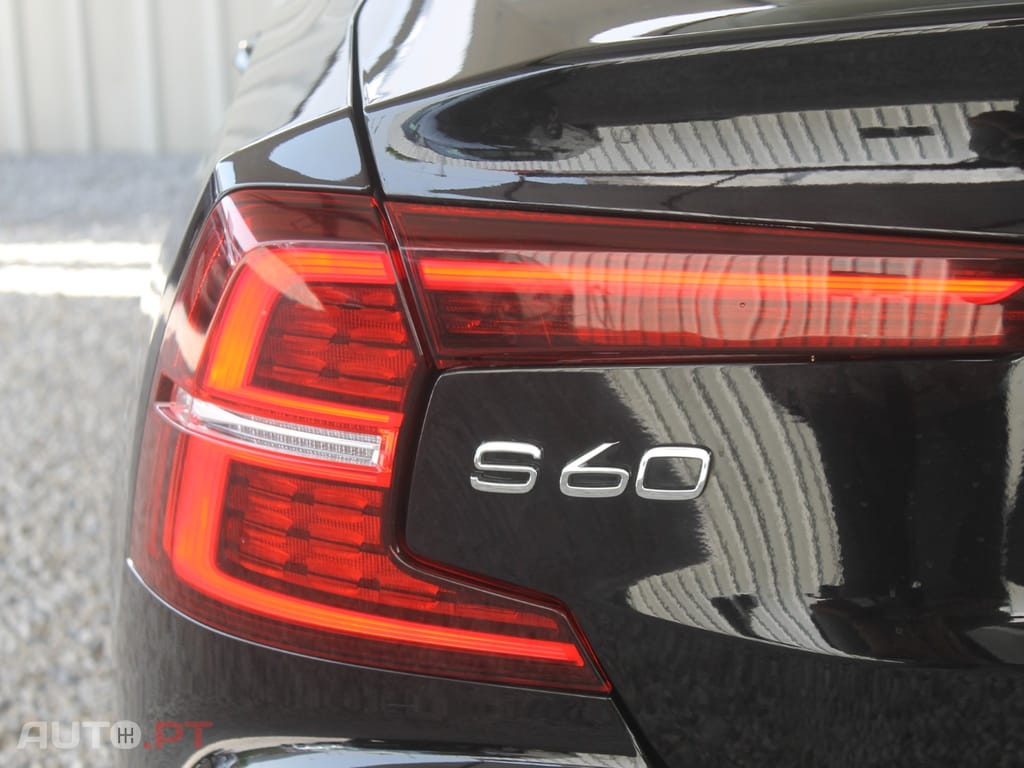 Volvo S60 2.0 T8 PHEV Inscription AWD 455 cv