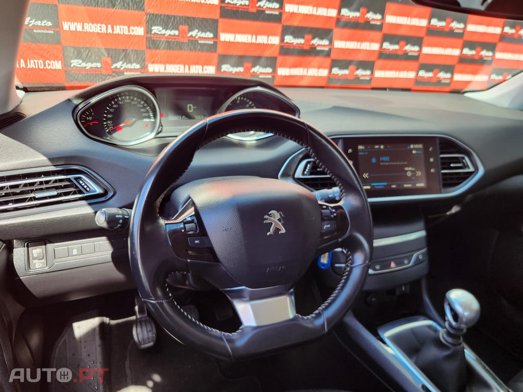 Peugeot 308 1.5 BlueHDi Business Line