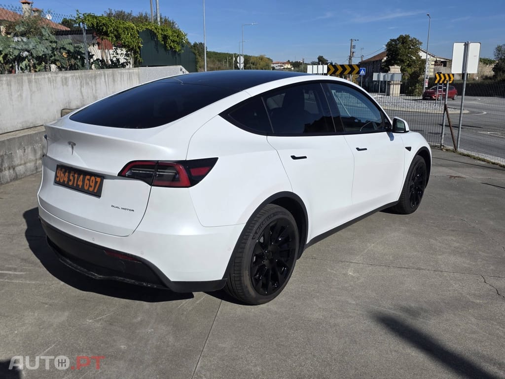 Tesla Model Y Long Range Dual Motor AWD