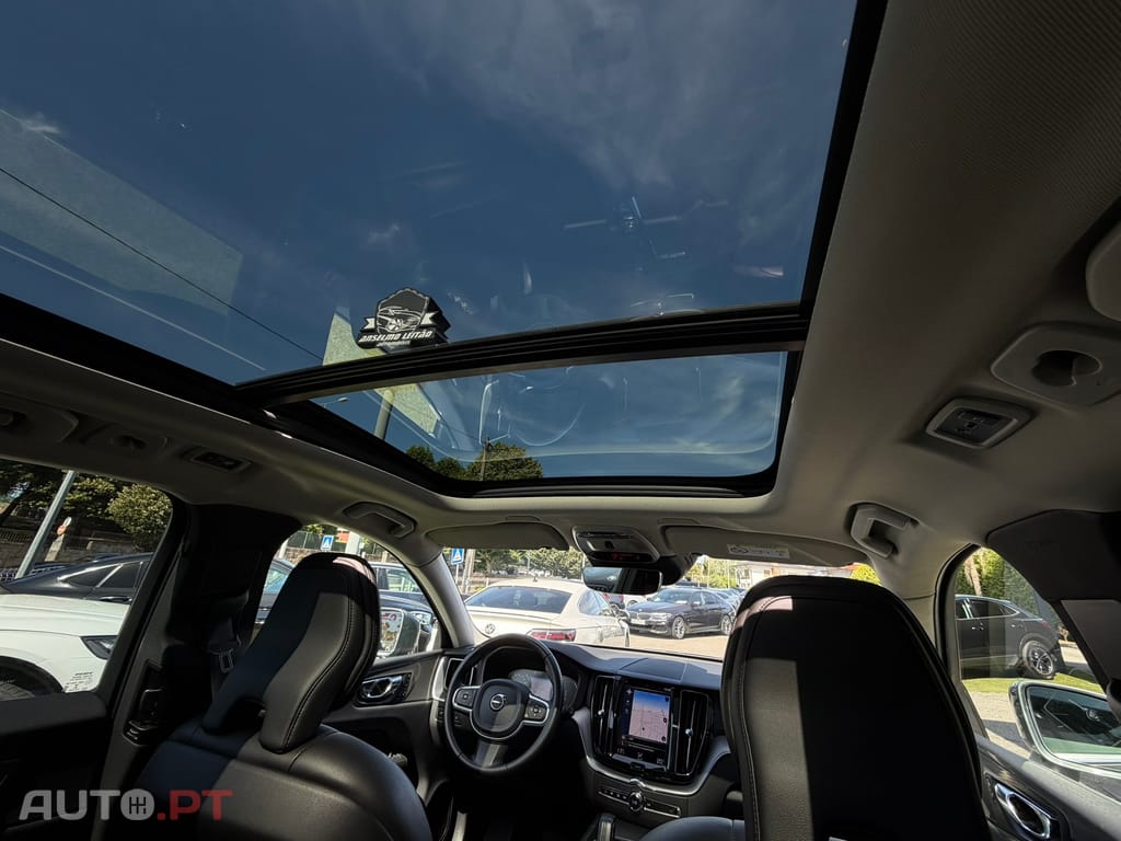Volvo XC60 2.0 T8 PHEV Momentum Plus AWD