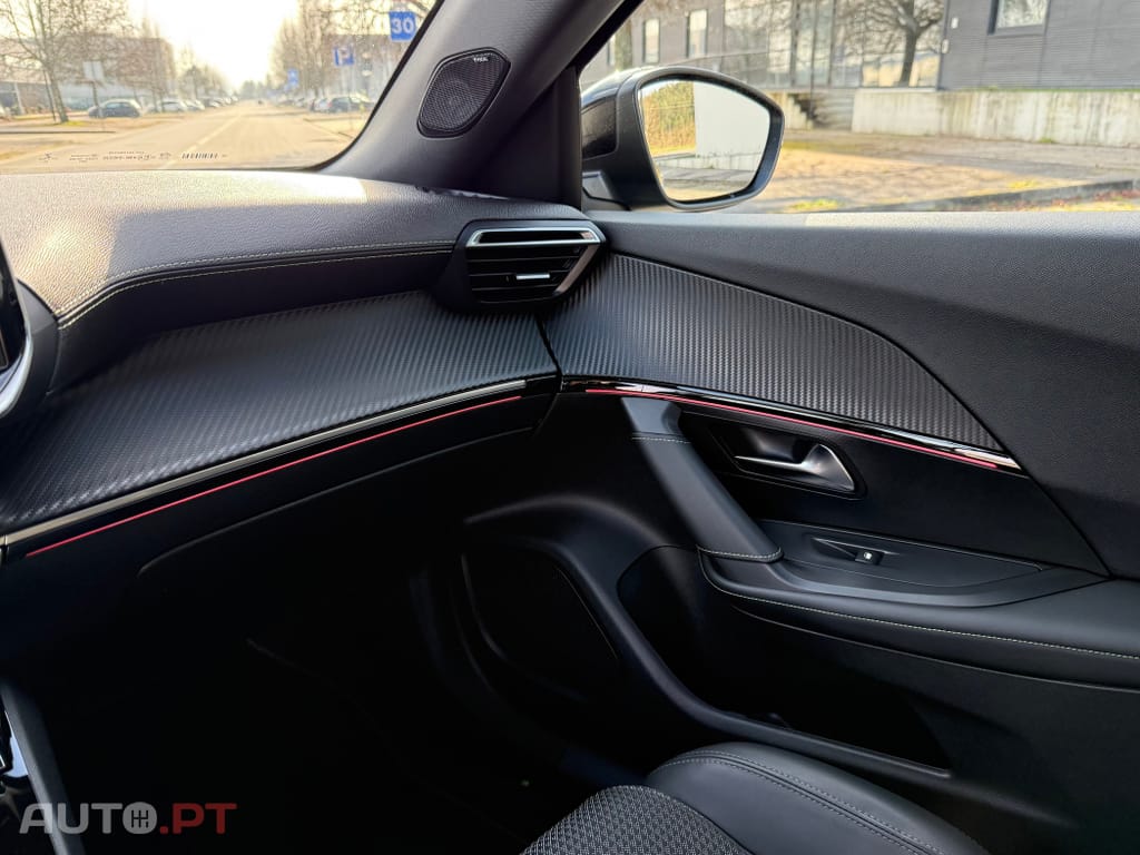 Peugeot 2008 1.2 PureTech GT Line EAT8