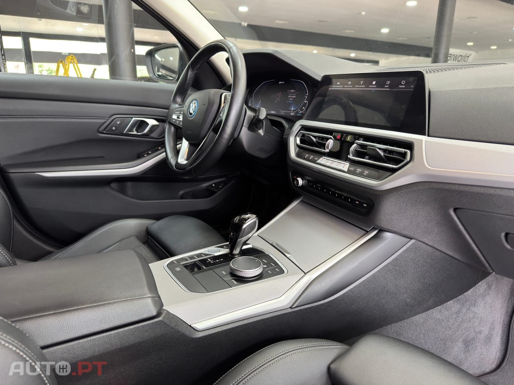 BMW 330 330 e Touring Pack 50 anos M Auto