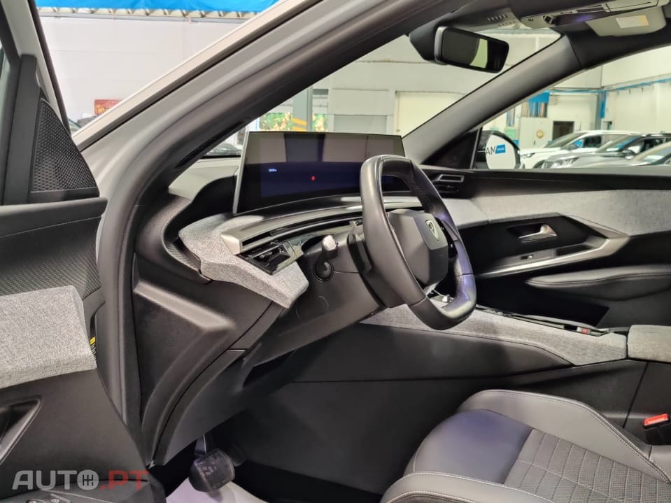Peugeot 3008 1.2 Hybrid Allure e-DCS6