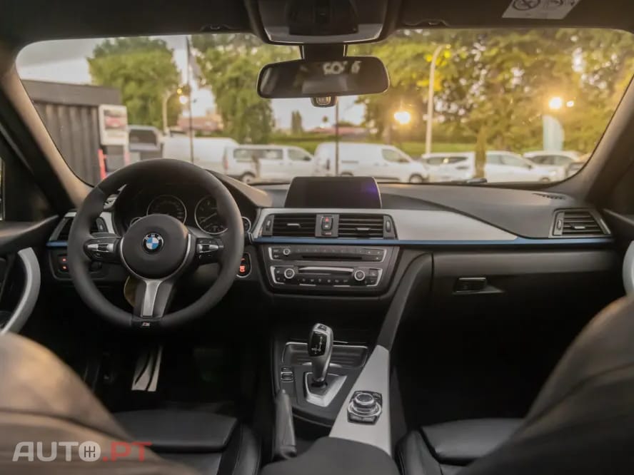 BMW 318 Touring Pack M