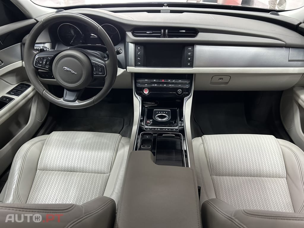Jaguar XF 2.0 D Prestige Aut.