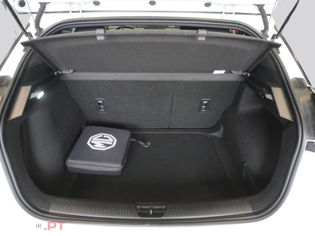 MG MG4 I.V.A DEDUTIVEL EV Standard 51 kWh