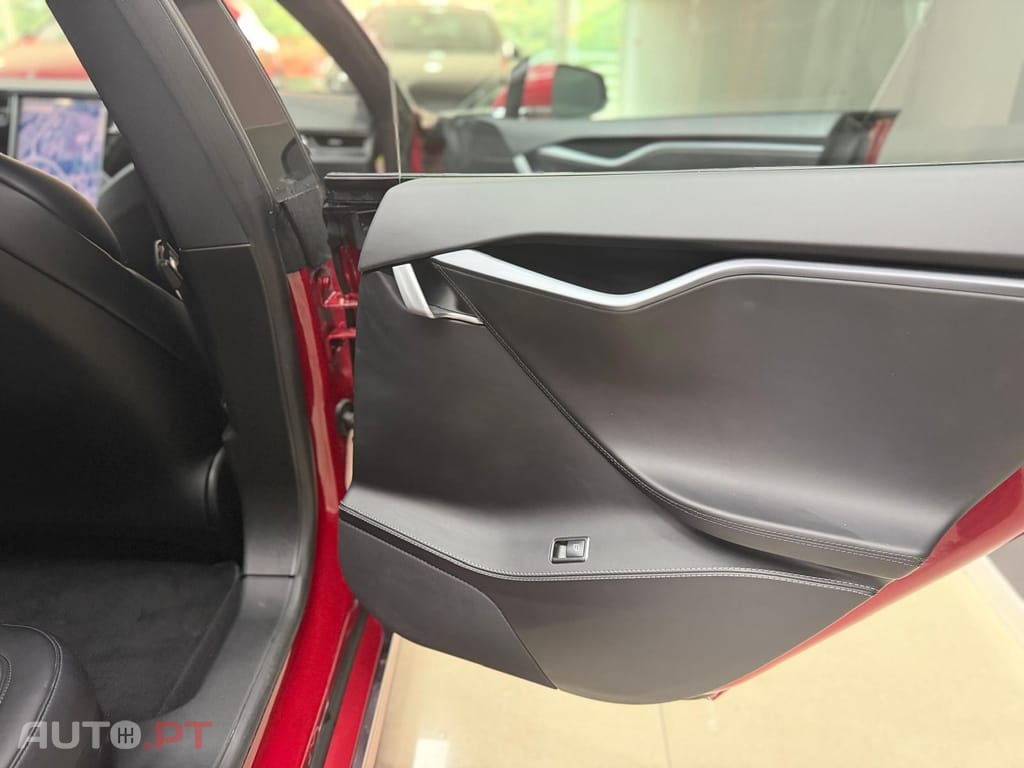 Tesla Model S 75D