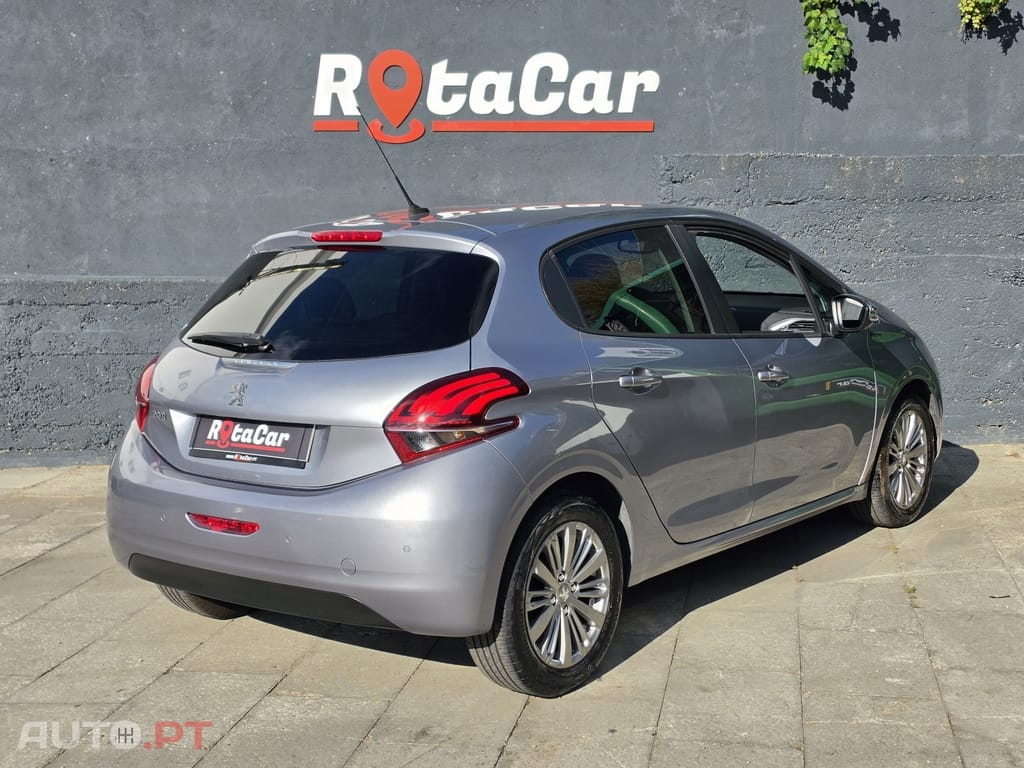 Peugeot 208 1.2 PureTech Signature