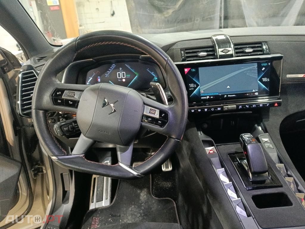 DS DS7 Crossback E-Tense Performance Line EAT8