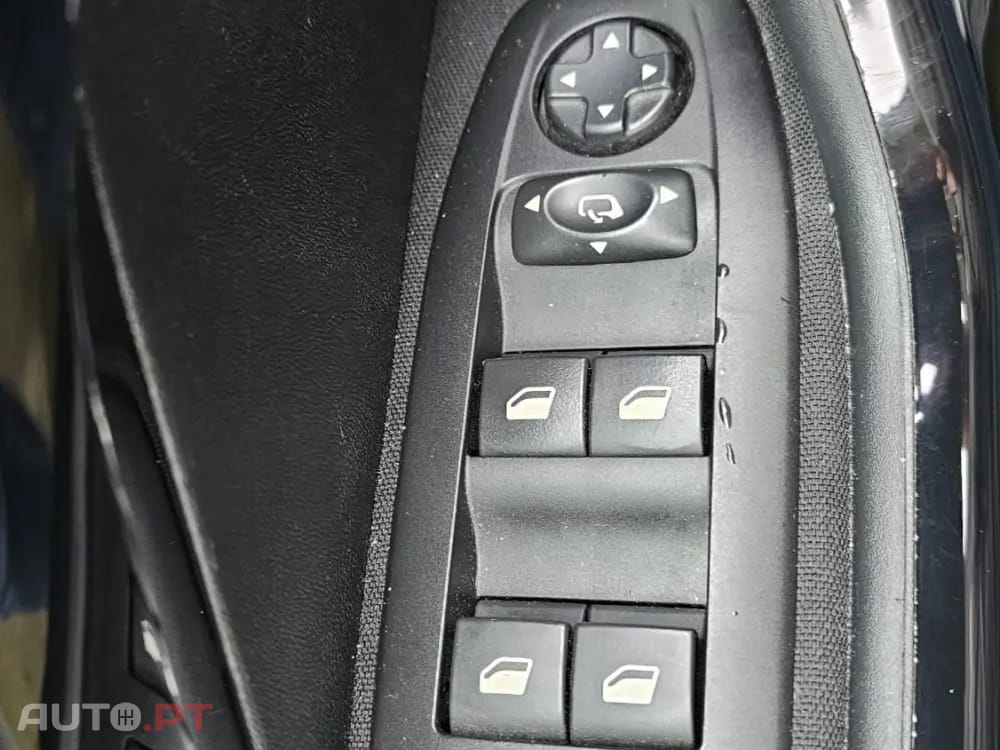 Peugeot 2008 1.2 PureTech Signature