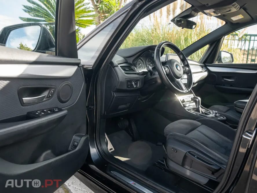 BMW 218 d Pack M Auto — fotografia 16
