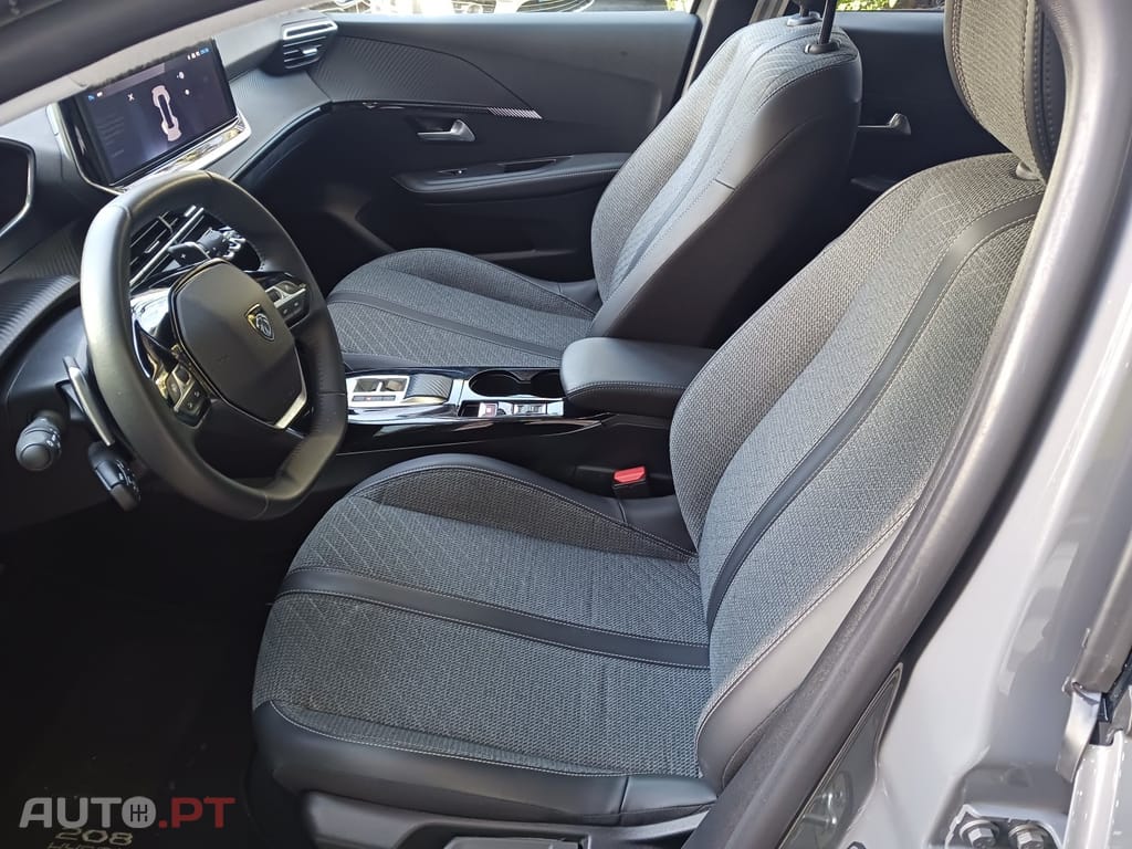 Peugeot 208 1.2 Hybrid Allure e-DCS6