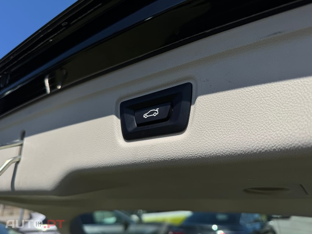 BMW 330 e Touring Auto