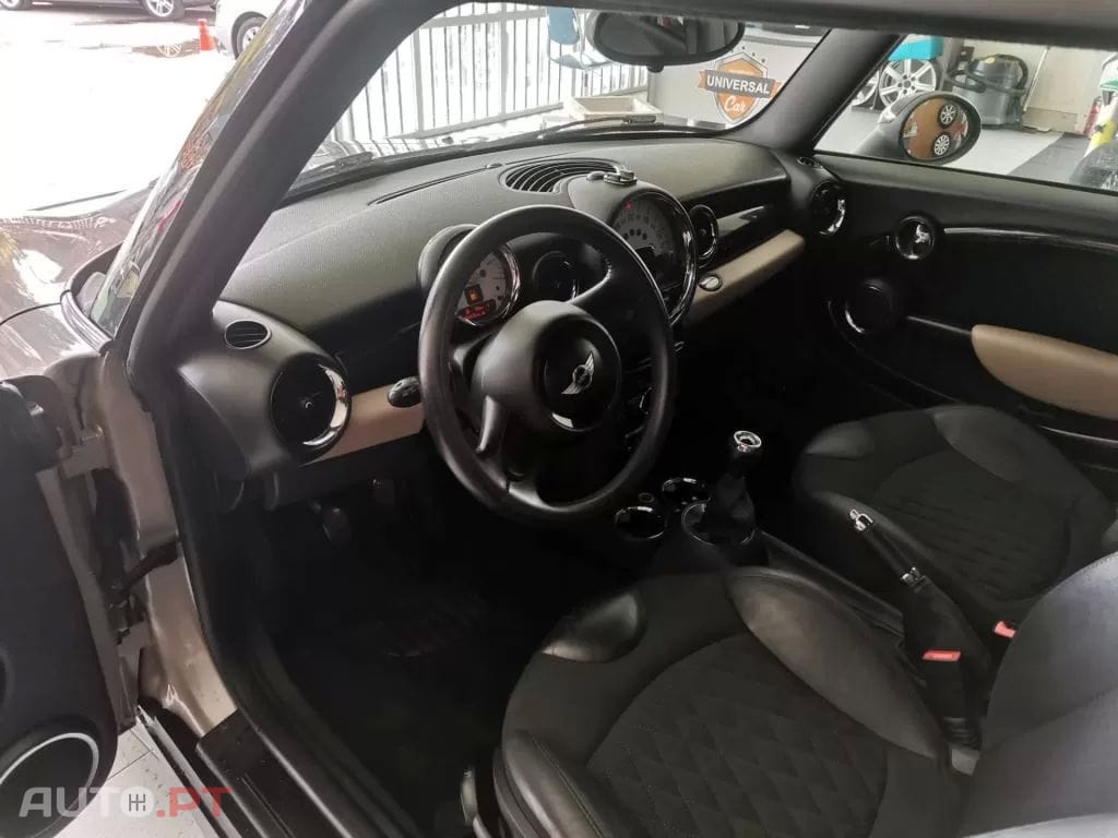 MINI Cooper D Baker Street