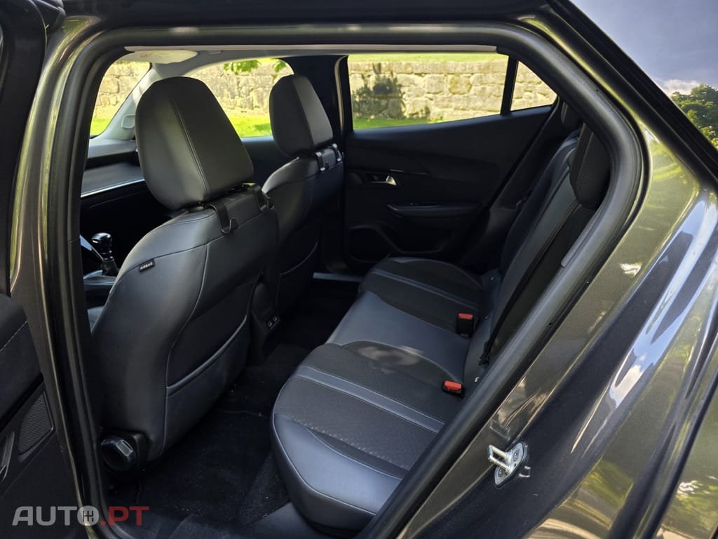 Peugeot 2008 1.2 PureTech Allure