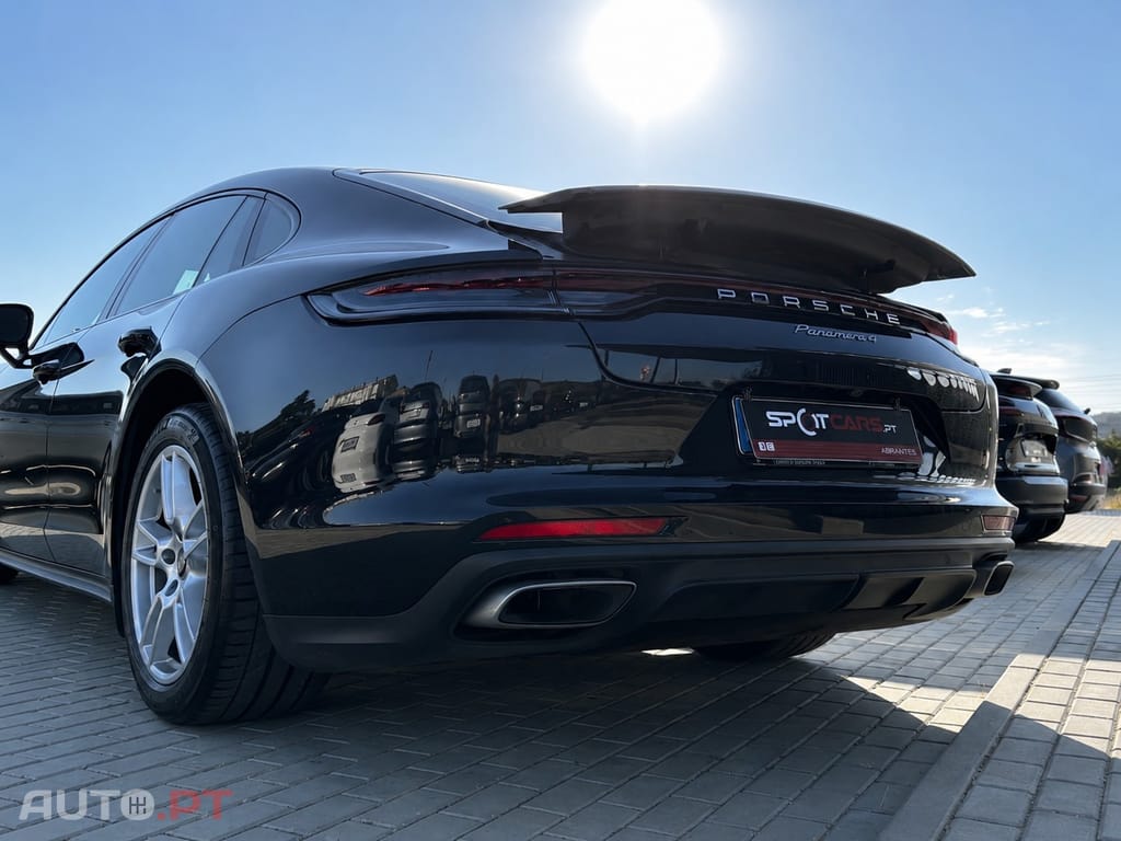 Porsche Panamera 4