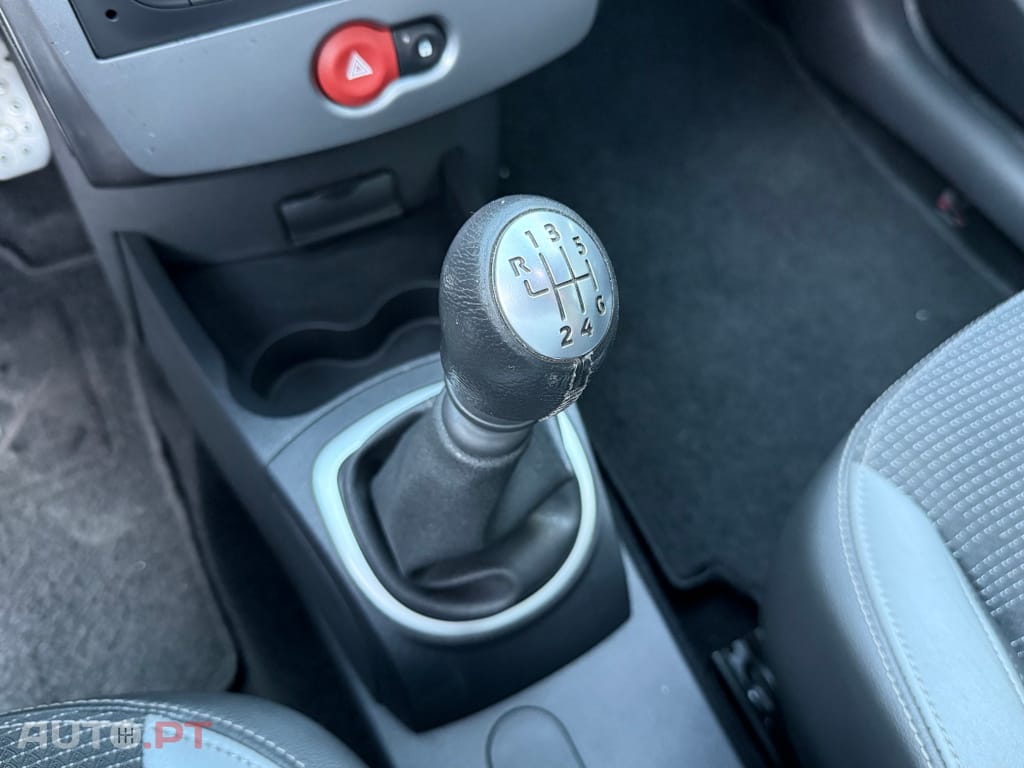 Renault Clio 1.6 16V 130 GT