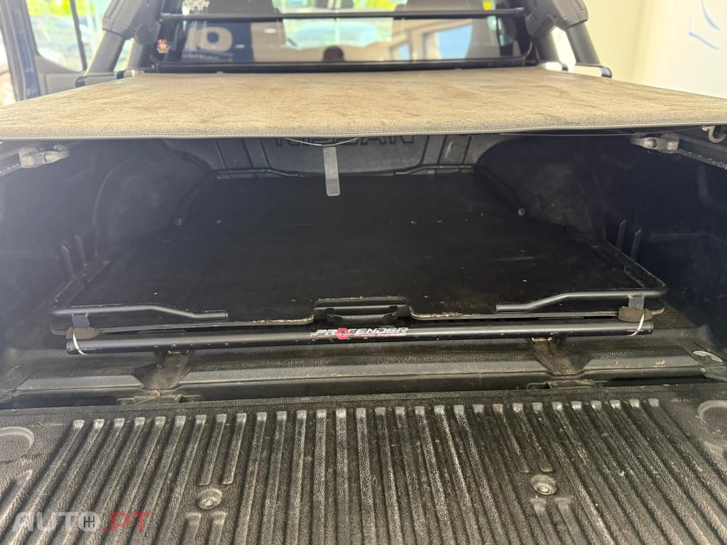 Nissan Navara 2.5 dCi CD LE Hi-Tech +P.Premium AT 4WD