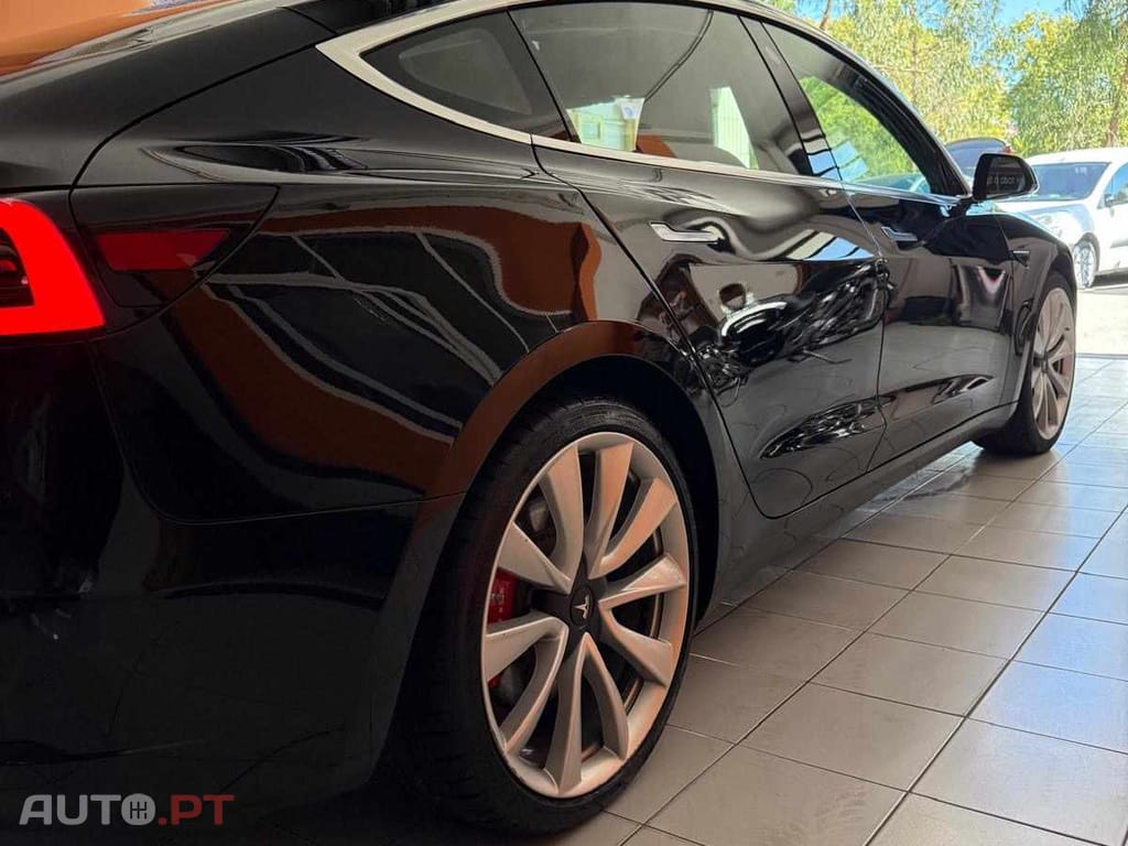 Tesla Model 3 Dual Motor Performance